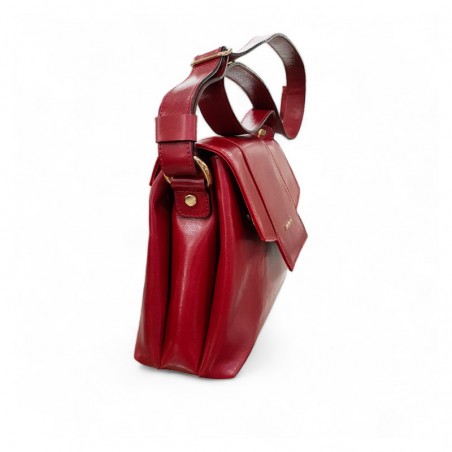 Sac rouge avec rabat cote Sac rouge avec rabat cote