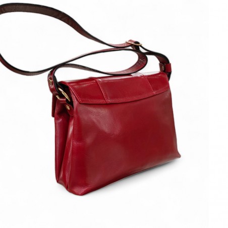 Sac rouge avec rabat face dos Sac rouge avec rabat face dos