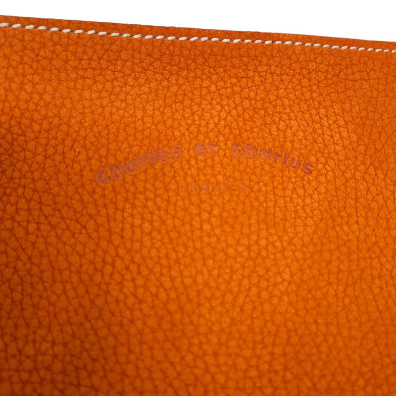Charles et Charlus Touquet M cuir taurillon couleur orange détail du cuir