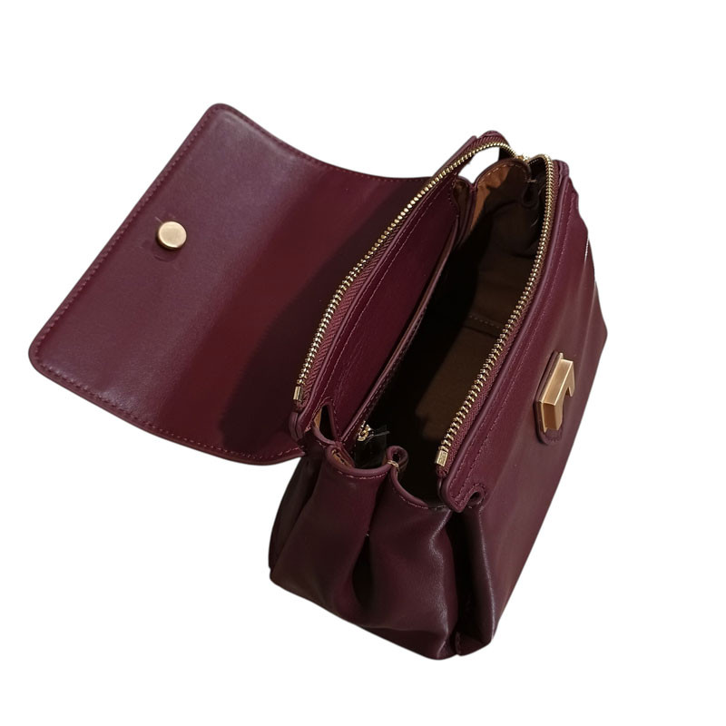 Pourchet sévigné mm 25096 porté main bordeaux ouvert