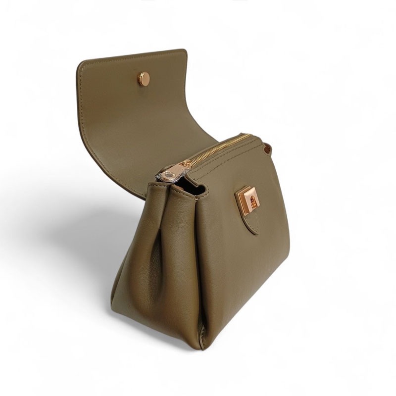 Pourchet sévigné mm 25096 porté main  kaki ouv