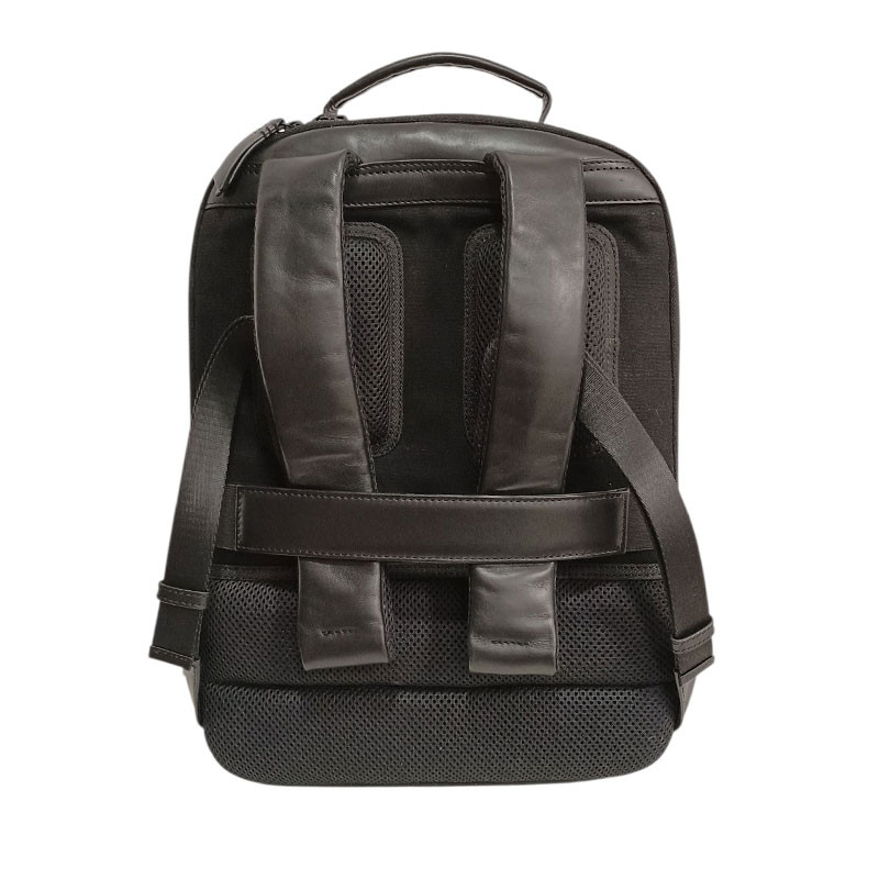 Marta Ponti sac à dos business noir vue de dos