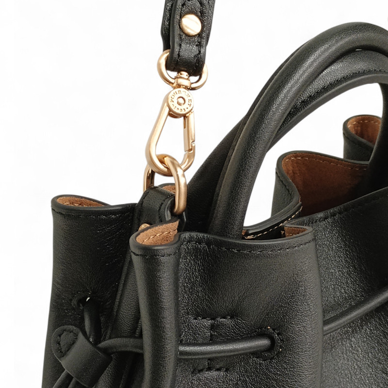 Petit sac bourse POURCHET en cuir de vachette 26001, couleur noir detail atttache