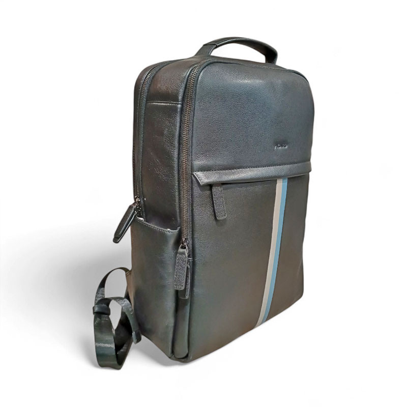 Sac à dos PICARD 1233 en cuir noir photo de profil