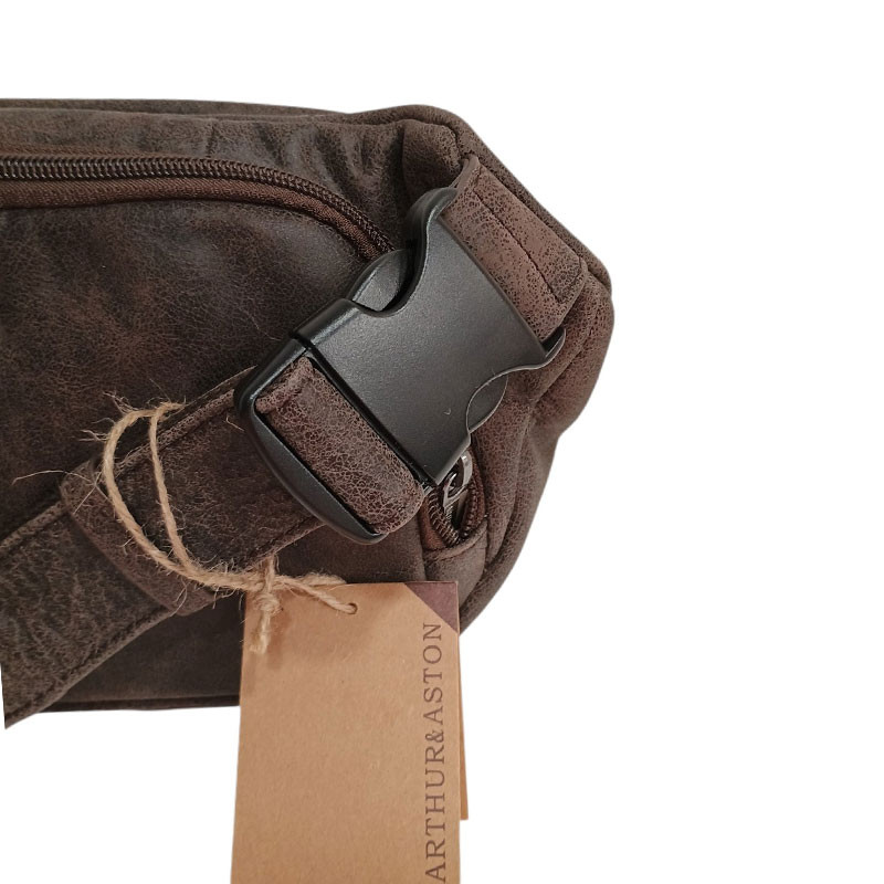 Sac de poitrine homme Achille  chataigne 2609-01 detail attache